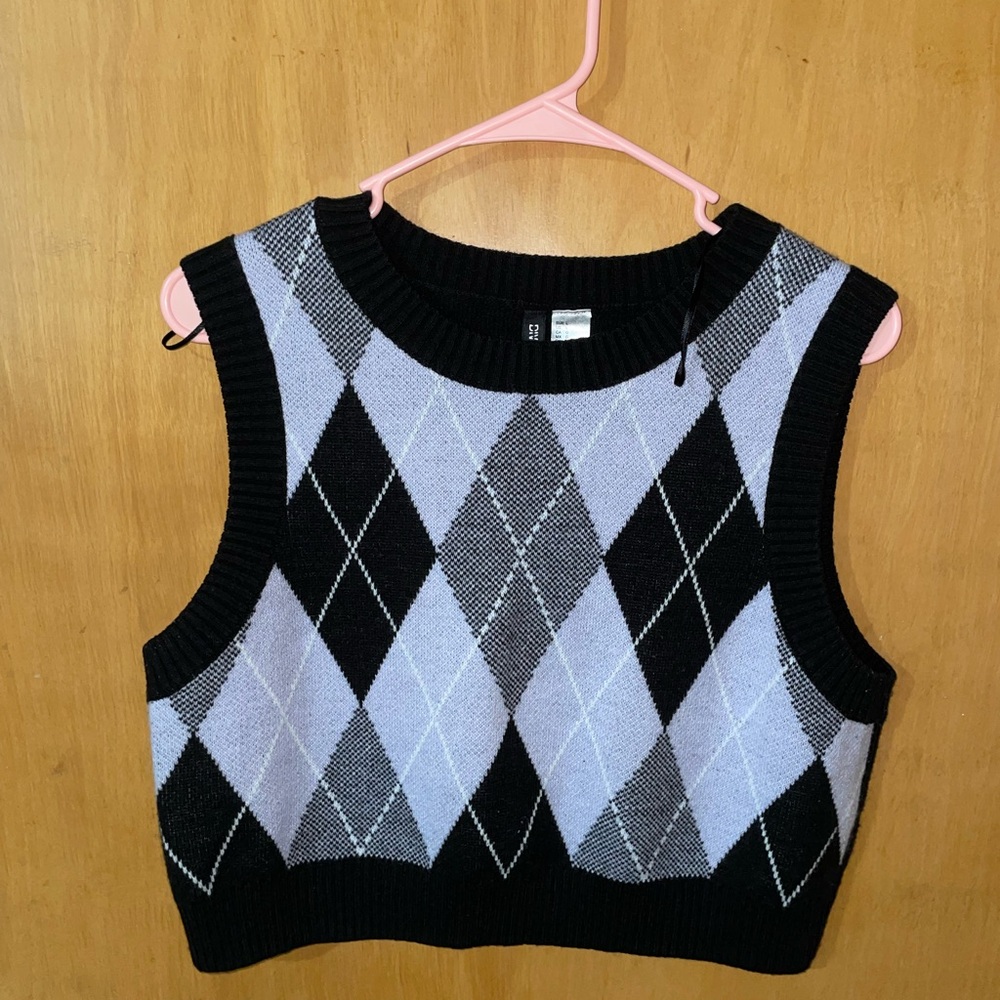 H&M Argyle Cropped Sweater Vest